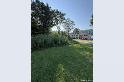58 Taagan Point Road, Danbury, CT 06811 - Photo 2