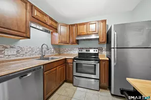 715 Frenchtown Rd, Bridgeport, CT 06606 - Photo 4