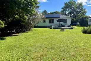 3 Pepperidge Dr, Waterford, CT 06385 - Photo 2