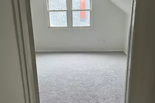 85 Pershing St, Hartford, CT 06112 - Photo 8