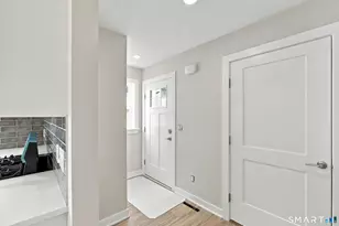 245 Lawlor St, New Britain, CT 06051 - Photo 4