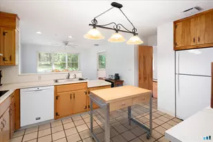 325 Den Rd, Stamford, CT 06903 - Photo 6