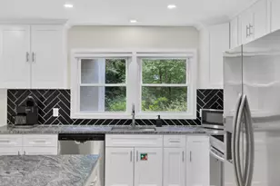 87 Grassy Hill Rd, Old Lyme, CT 06371 - Photo 16