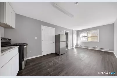 240 Oak Street, Bridgeport, CT 06604 - Photo 10