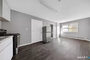 240 Oak St, Bridgeport, CT 06604 - Photo 10