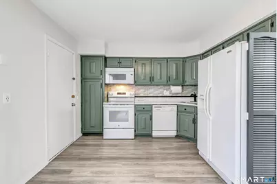 11 Savin Park #11, West Haven, CT 06516 - Photo 10