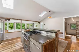 1 Algonquin Trl, Newtown, CT 06482 - Photo 4
