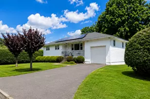 488 Chestnut Hill Ave, Waterbury, CT 06704 - Photo 2