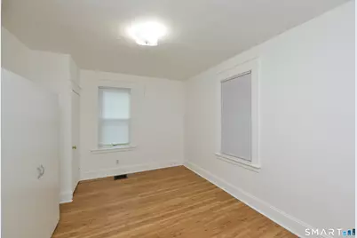 390 Clinton Street, New Britain, CT 06053 - Photo 10
