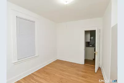 390 Clinton Street, New Britain, CT 06053 - Photo 12