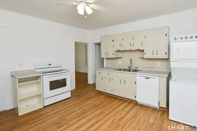 390 Clinton Street, New Britain, CT 06053 - Photo 2