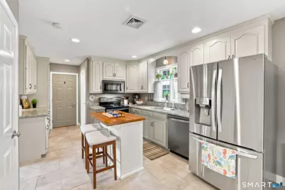 37 Hickory Street, Plymouth, CT 06786 - Photo 2
