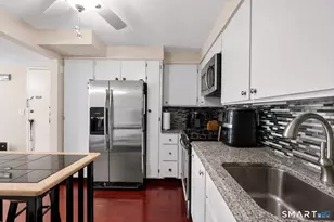 369 Walden Green Rd, Branford, CT 06405 - Photo 10