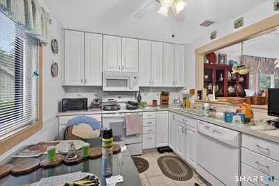393 Ottawa Lane #B, Stratford, CT 06614 - Photo 10