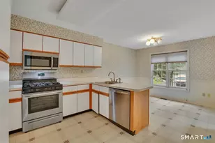 41 Eaton Woods Rd, Hamden, CT 06518 - Photo 8