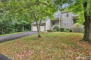 41 Eaton Woods Rd, Hamden, CT 06518 - Photo 2