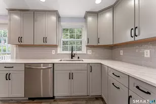 160 Hepworth St, Bristol, CT 06010 - Photo 10