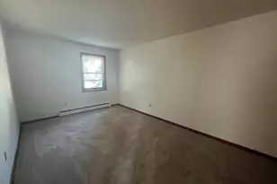 31 Divinity St, Bristol, CT 06010 - Photo 10