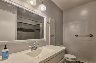 36 Wellington Dr, Farmington, CT 06032 - Photo 10