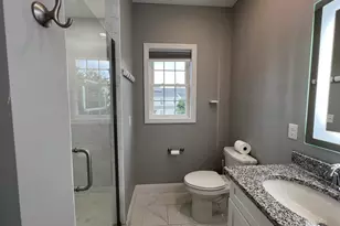 35 Ringgold St, West Hartford, CT 06107 - Photo 16