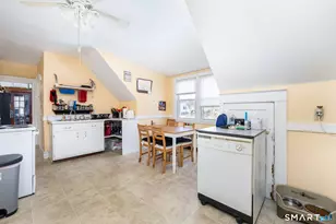 28-30 Nesbit Ave, West Hartford, CT 06119 - Photo 12