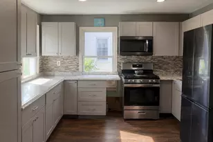 30 Chamberlain Pl, New Haven, CT 06512 - Photo 2
