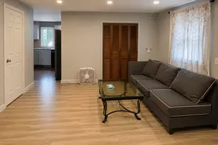 30 Chamberlain Pl, New Haven, CT 06512 - Photo 4