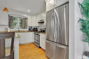 25 Gale Rd, Bloomfield, CT 06002 - Photo 10