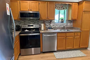 35 Nutmeg Rd, Middlebury, CT 06762 - Photo 4