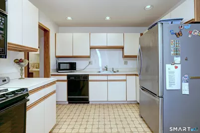 690 Forest Road #702, West Haven, CT 06516 - Photo 22