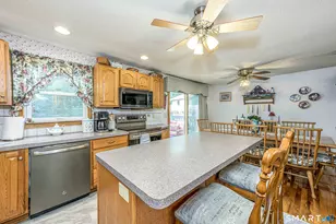 41 Rainbow Ct, Hamden, CT 06514 - Photo 14