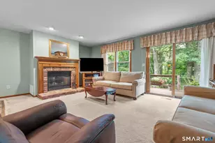 7 Shadowwood Cir, Monroe, CT 06468 - Photo 4