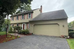 11 Weatherside Dr, Wallingford, CT 06492 - Photo 2