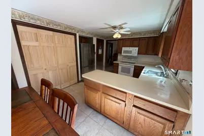 11 Weatherside Drive, Wallingford, CT 06492 - Photo 10