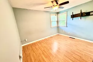 39 Brookview Ave, Waterbury, CT 06706 - Photo 10