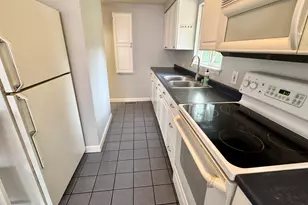 39 Brookview Ave, Waterbury, CT 06706 - Photo 4