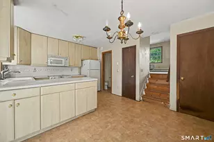 12 Camelot Dr, Norwalk, CT 06850 - Photo 10