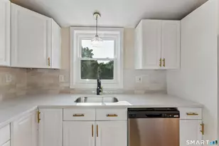 52 Merrimac St, Danbury, CT 06810 - Photo 6