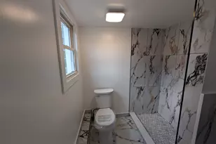 21 Bosse Rd, Waterbury, CT 06704 - Photo 10