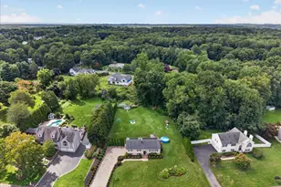 23 Applewood Dr, Shelton, CT 06484 - Photo 2