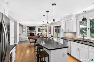 10 Saw Mill Rd, Simsbury, CT 06092 - Photo 4