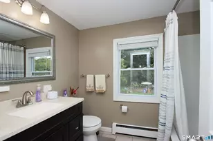 2498 N Main St, Waterbury, CT 06704 - Photo 14