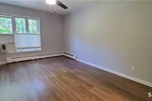 22 North Lake Dr, Hamden, CT 06517 - Photo 12