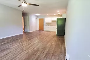 22 North Lake Dr, Hamden, CT 06517 - Photo 8