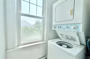 198 Ocean Dr E, Stamford, CT 06902 - Photo 8