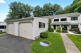 127 Farmington Chase Crescent, Farmington, CT 06032 - Photo 2