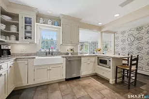 385 Middle Rd Turnpike, Woodbury, CT 06798 - Photo 6