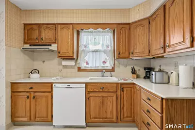 1279 New Britain Avenue #1279, West Hartford, CT 06110 - Photo 6