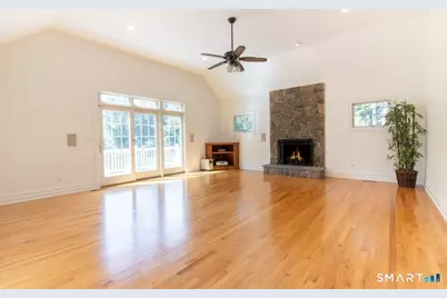 24 Plum Tree Lane, Trumbull, CT 06611 - Photo 8