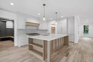 11 Old Farm Dr, West Hartford, CT 06107 - Photo 4